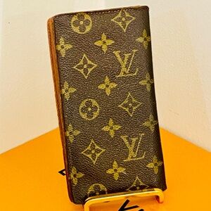 Louis Vuitton Monogram clutch Wallet bifold